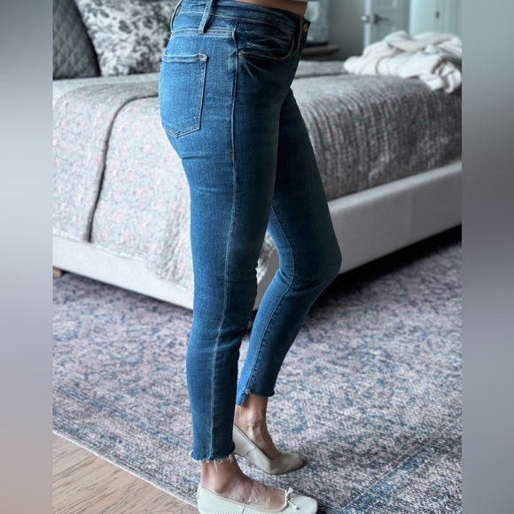 FRAME Le Skinny De Jeanne in Cape May Blue Ankle Stretch Revolve 27 - Picture 4 of 9